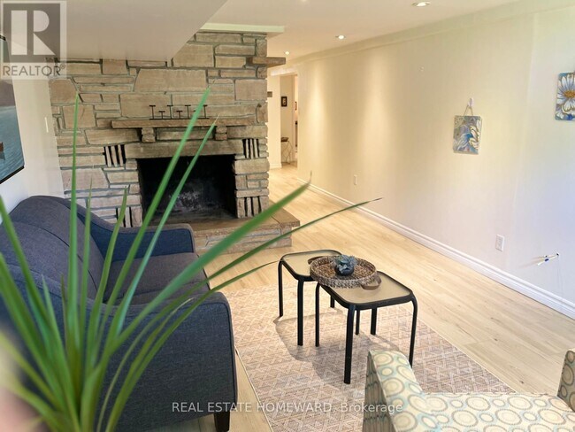 Photo - 115 Porchester Dr