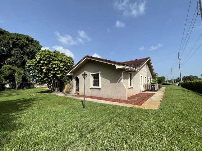 Photo - 12757 Westhampton Cir Townhome