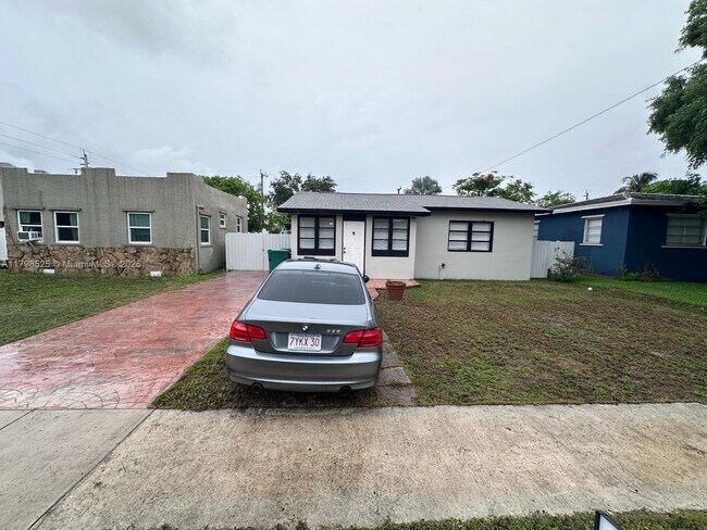Photo - 209 SW 5th St House