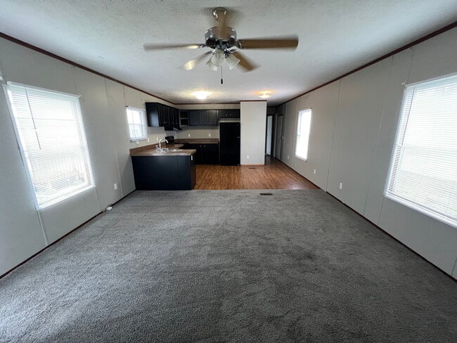 Building Photo - 133 Burch St