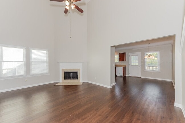 Photo - 2809 Windcrest Tr