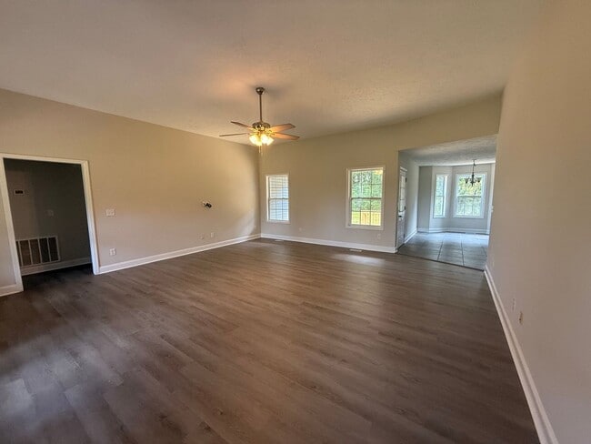 Photo - 418 Charles Ward Way