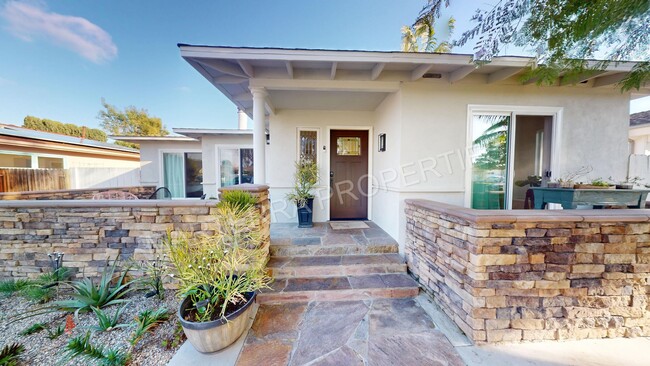 Newly Renovated Home in Eastside Costa Mesa - Newly Renovated Home in Eastside Costa Mesa