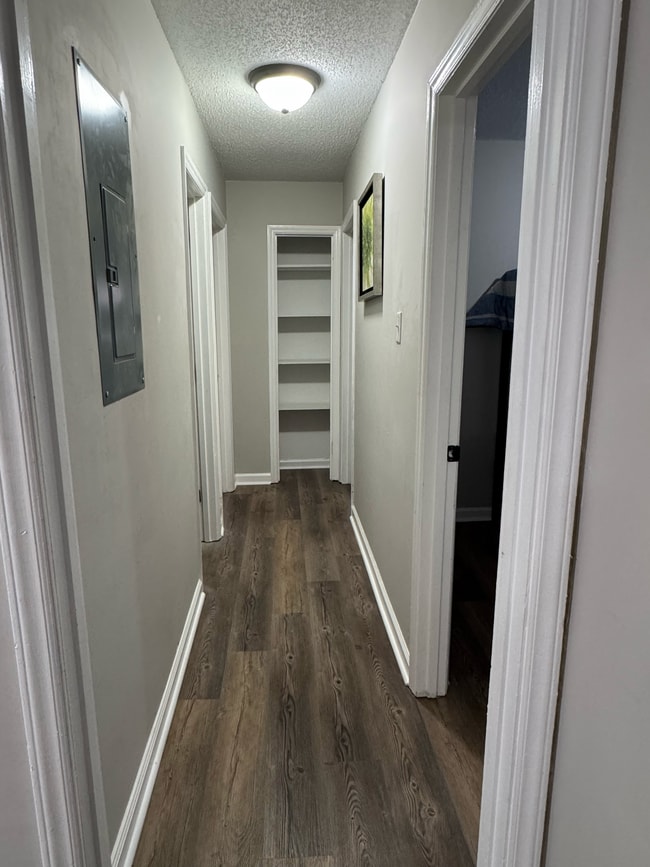 Photo - 411 Croom Dr