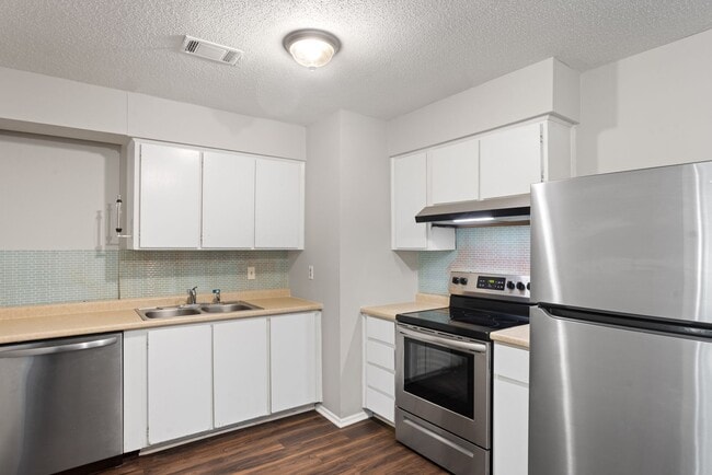 Photo - Charming 3 Bedroom/1.5 Bath home on Wilmington Island.