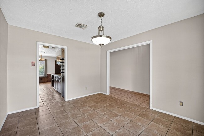 3602 Cedarcrest Dr