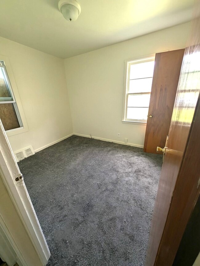 Photo - 5413 Dupont St