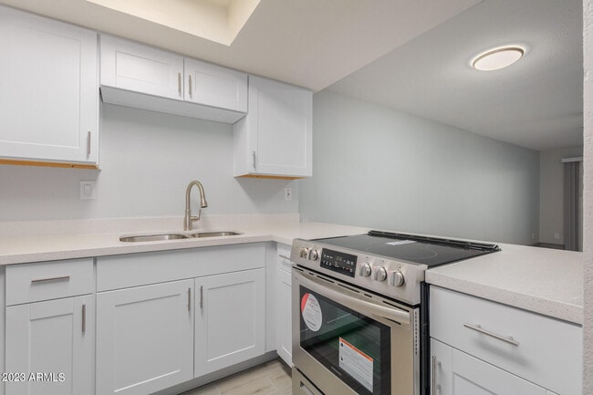 Photo - 11040 N 28th Dr Unit 130