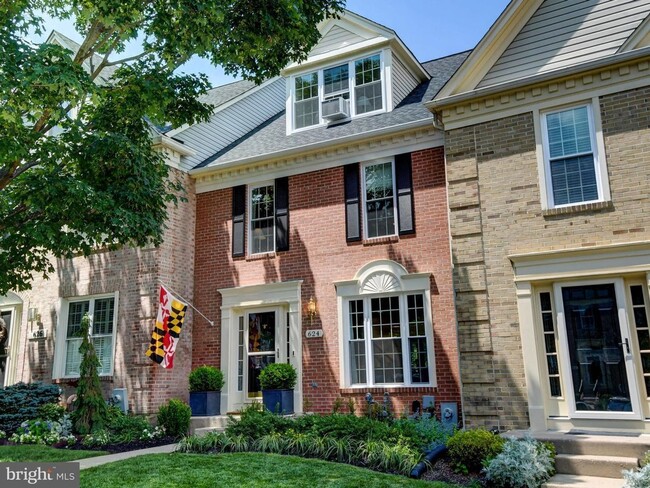 Building Photo - Mays Chapel Chapelgate Townhome | Renovated Main Level + KitchenAid Appliances | Deck Overlooking...