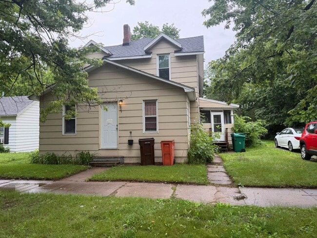 Building Photo - 635 Franklin St Unit 1