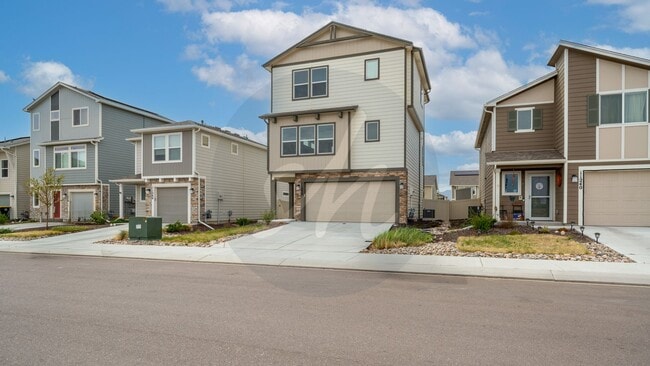 Building Photo - Expansive 3-Story New Build In Fountain