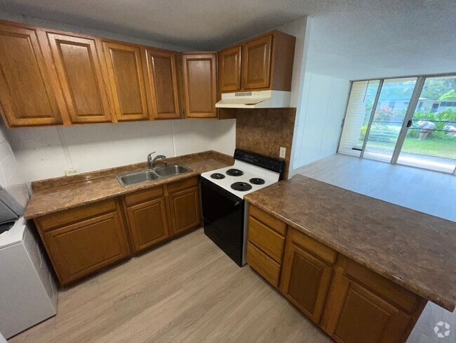 Building Photo - "Cathedral Point" Spacious Ground-Floor 1-... Rental