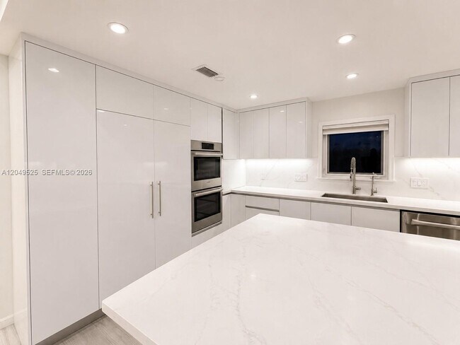 2616 Oakbrook Ct
