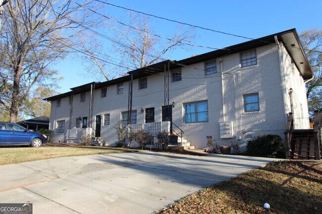 Building Photo - 514 Clover Dr Unit 4