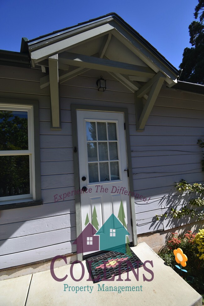Photo - 135 Carpenter St House