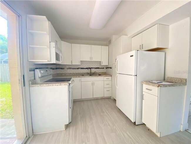 Photo - 769 Greenway Pl