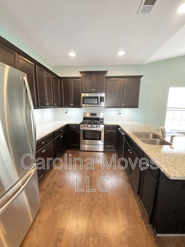 Photo - 200 Hartwood Lake Ln
