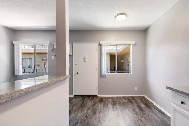 Photo - 1215 N McCadden Pl