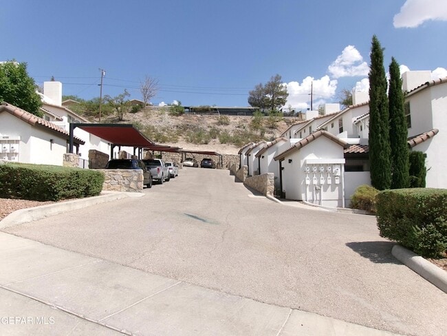 Photo - 4200 Camelot Heights Dr