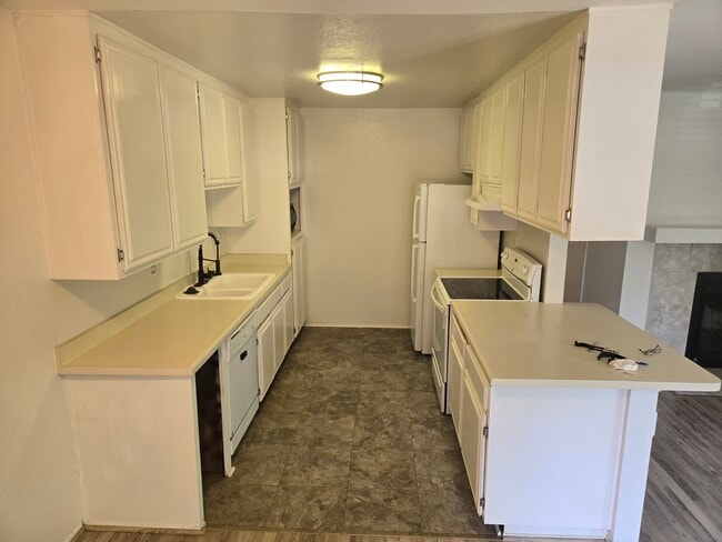 Photo - 5006 Collwood Way Unit 92