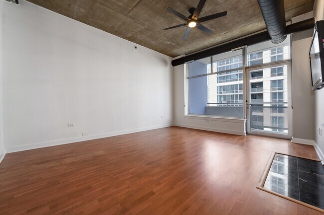 Photo - 1305 S Michigan Ave
