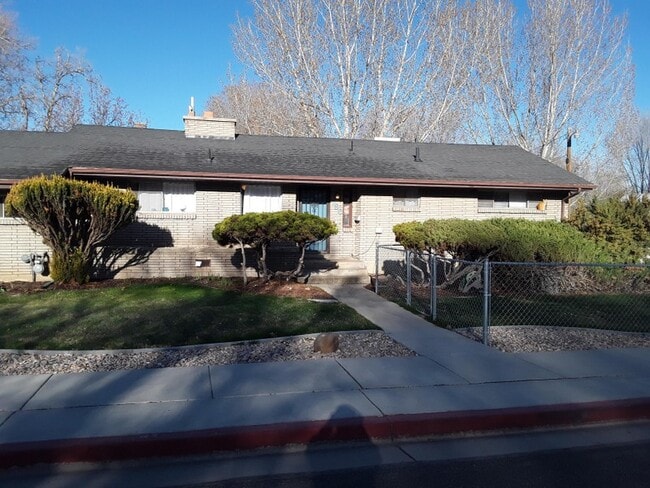 Building Photo - 790 S 400 E