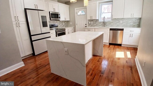 Photo - 1643 N 56th St