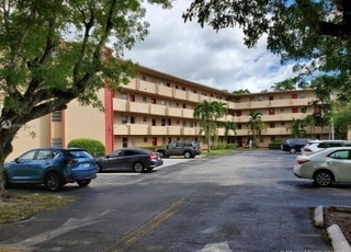 Photo - Aventura West Apartments