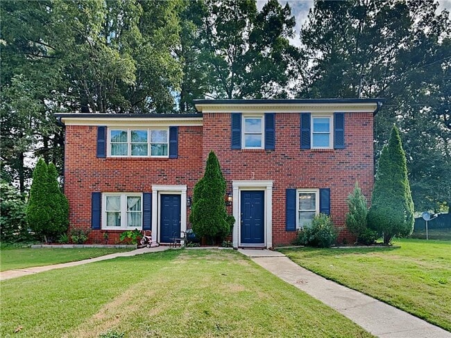 Building Photo - 424 Charleston Ln