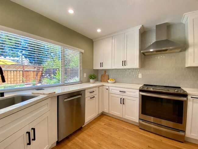 Photo - 1031 Mt Carmel Dr