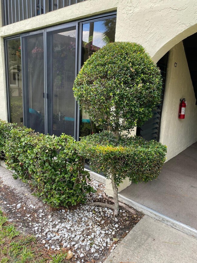 Photo - 5990 Pine Cone Ct Unidad C-1