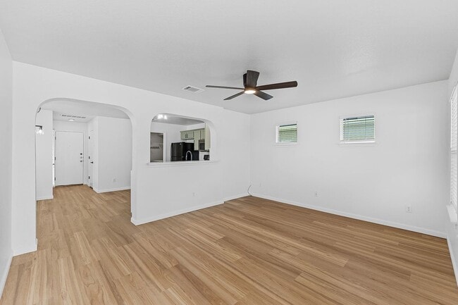 Photo - 1733 Thompson Trail