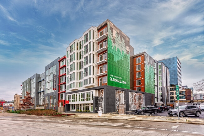 Building Photo - Clark