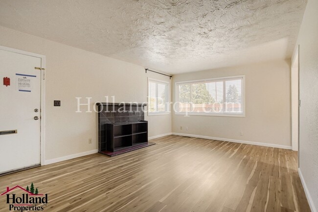 Photo - Charming 3-Bedroom Home in Highly Walkable Milwaukie Neighborhood!