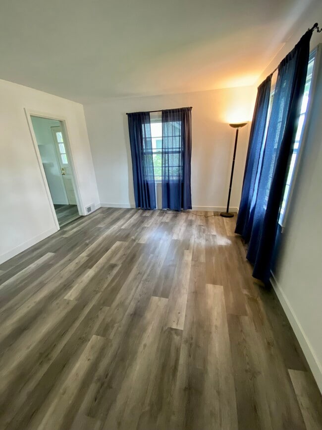 Living room - 1233 E Cork St Apartment Unit 1233
