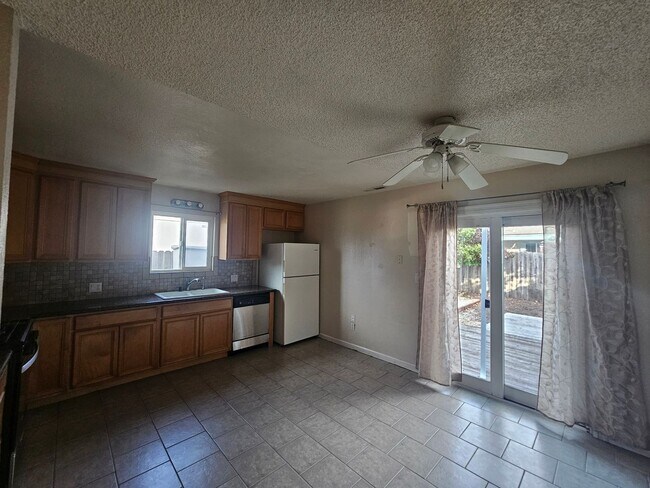 Photo - 1932 11th St Unidad 1932 A