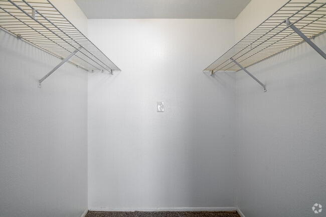 2BR, 1BA - 740–810SF - Primary Closet