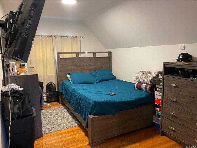 Photo - 116-44 220th St