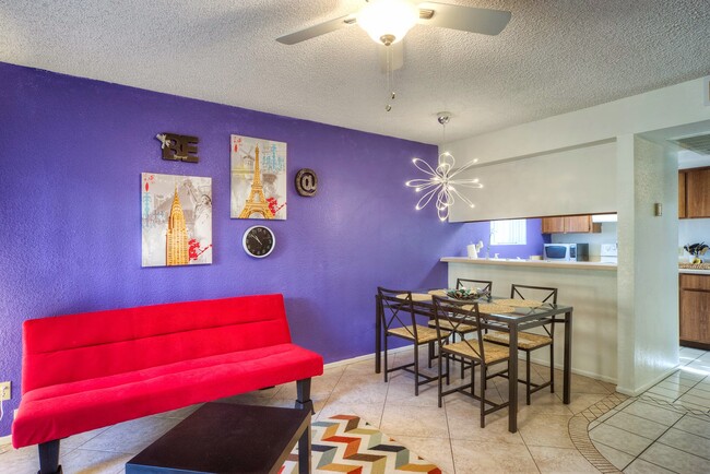 Building Photo - Unit Available in Tempe! Rental