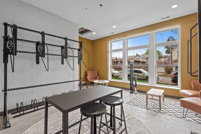 Photo - 1000 Main Street Apartments