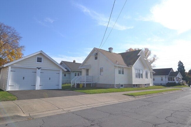 Photo - 3301 Wayne St