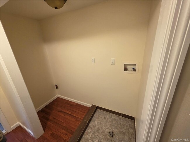 Photo - 28 Hasbrouck St