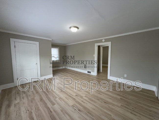 Photo - 301.5 N Temple Ave