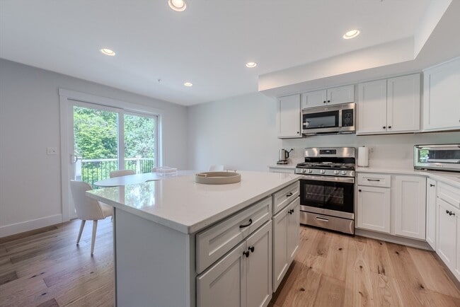 Photo - 112 Genest St
