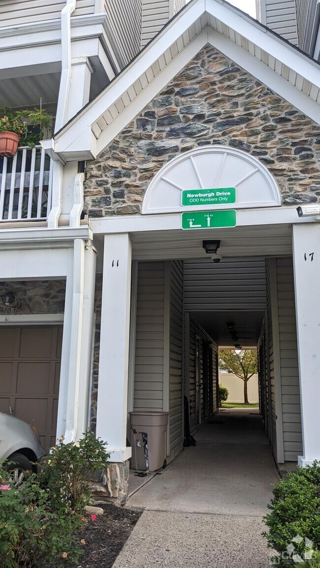 Building Photo - 7 Newburgh Dr Rental