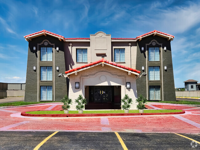 Building Photo - Amarillo Med Hotel Rental