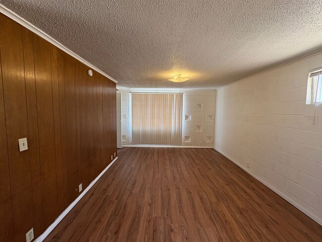 1620 1/2 N. Grand