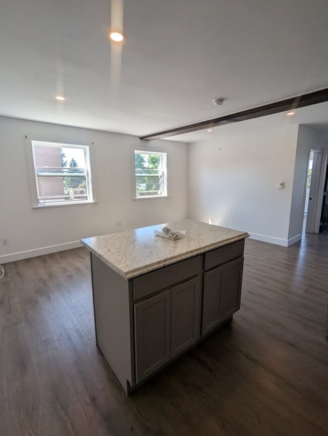 Photo - 778 King Ave Unité 1