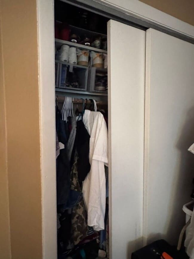 Photo - WOW!!!!  GREAT DEAL!  1 BEDROOM ON ALLSTON/BRIGHTON LINE AVAIL 9/1