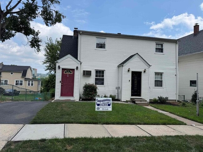 Building Photo - 27 Overpeck Ave Unit 2-2 Rental